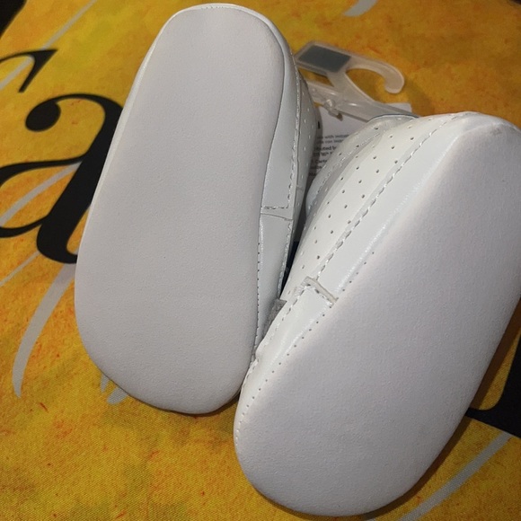 CARTERS Baby Shoes - Picture 3 of 4